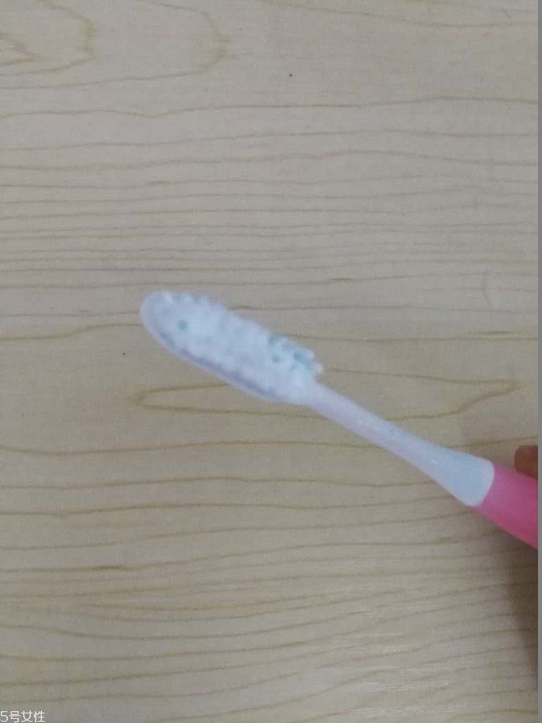 美白牙膏佳潔士和中華哪個好 美白牙膏佳潔士vs中華 美白牙膏佳潔士和中華哪個好 美白牙膏佳潔士vs中華