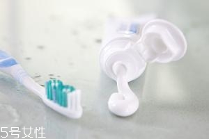 牙膏可以洗臉嗎 懷孕還能用牙膏洗臉嗎 牙膏可以洗臉嗎 懷孕還能用牙膏洗臉嗎