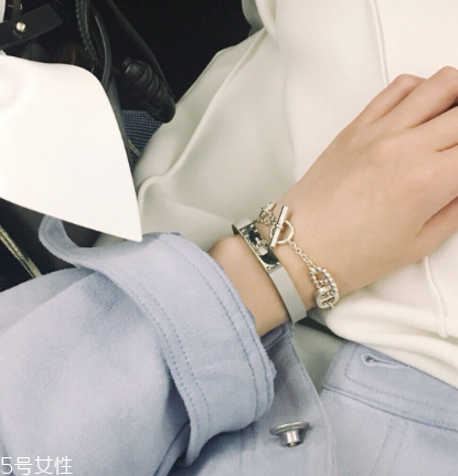手鏈?zhǔn)裁搭伾每?？手鏈哪種顏色最好看