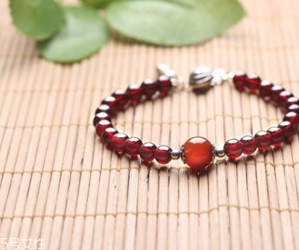 手鏈珠子單數(shù)還是雙數(shù)？手鏈珠子個(gè)數(shù)講究