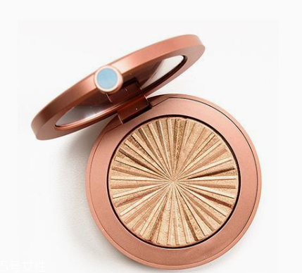 藍(lán)色眼影哪個牌子好 藍(lán)色眼影2018新品盤點(diǎn)