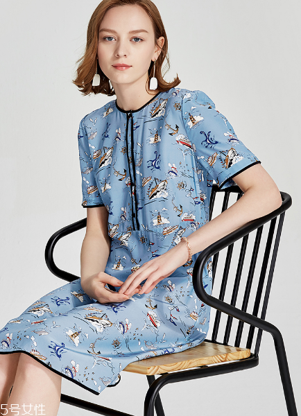 微胖女生怎么穿顯瘦？微胖女生穿搭顯瘦技巧