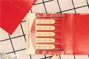 besame火柴盒口紅怎么樣 besame火柴盒口紅試色 besame火柴盒口紅怎么樣 besame火柴盒口紅試色