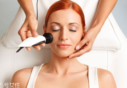 30歲的女人用什么牌子的護(hù)膚品好 30歲怎么護(hù)膚才最好 30歲的女人用什么牌子的護(hù)膚品好 30歲怎么護(hù)膚才最好