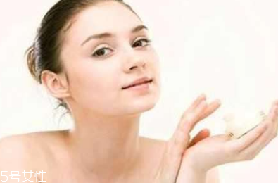 30歲的女人用什么牌子的護(hù)膚品好 30歲怎么護(hù)膚才最好 30歲的女人用什么牌子的護(hù)膚品好 30歲怎么護(hù)膚才最好