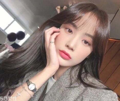 留什么發(fā)型顯年輕洋氣 30歲的女人適合什么發(fā)型圖片 留什么發(fā)型顯年輕洋氣 30歲的女人適合什么發(fā)型圖片