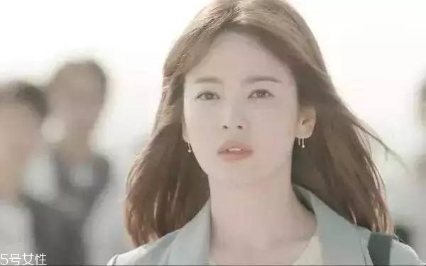 留什么發(fā)型顯年輕洋氣 30歲的女人適合什么發(fā)型圖片 留什么發(fā)型顯年輕洋氣 30歲的女人適合什么發(fā)型圖片