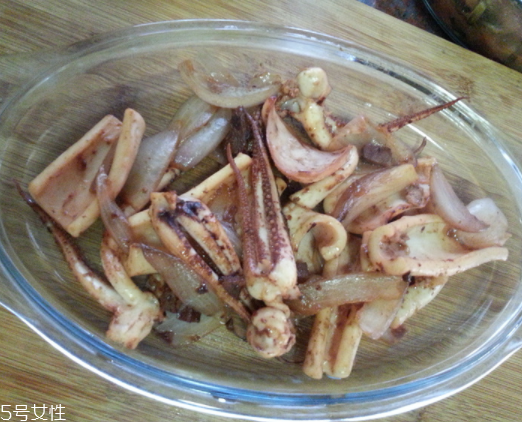 魷魚是烏賊嗎？魷魚跟烏賊是一種嗎？