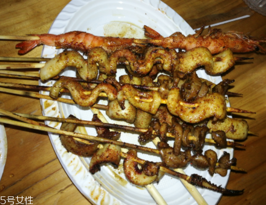 魷魚是烏賊嗎？魷魚跟烏賊是一種嗎？