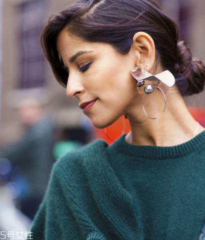 耳環(huán)需要每天取下來嗎？耳環(huán)每天都要取下來嗎