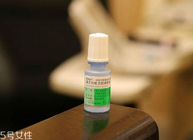 眼藥水滴眼睛有點刺痛 眼藥水滴了刺痛正常嗎？