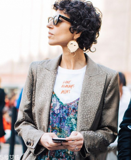 耳環(huán)耳塞掉了怎么辦？耳環(huán)的耳塞掉了怎么處理