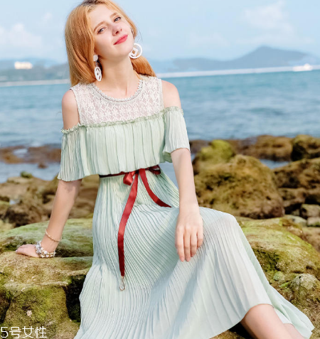 夏天穿什么樣的百褶裙好看？夏天適合穿什么百褶裙