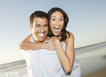 注射豐胸的危害有哪些 自體脂肪豐胸后怎樣護(hù)理效果最好 注射豐胸的危害有哪些 自體脂肪豐胸后怎樣護(hù)理效果最好