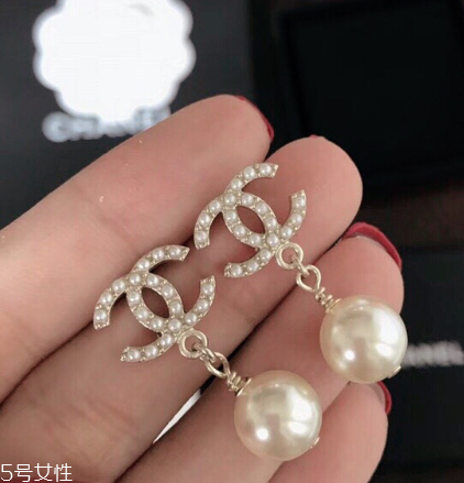 耳環(huán)一般多少克一對(duì)？耳環(huán)常見(jiàn)克數(shù)