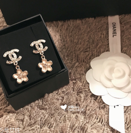 耳環(huán)生銹了怎么辦？耳環(huán)生銹怎么處理