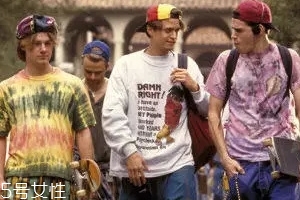 嘻哈風(fēng)格服裝怎么搭？如何穿出復(fù)古嘻哈風(fēng)