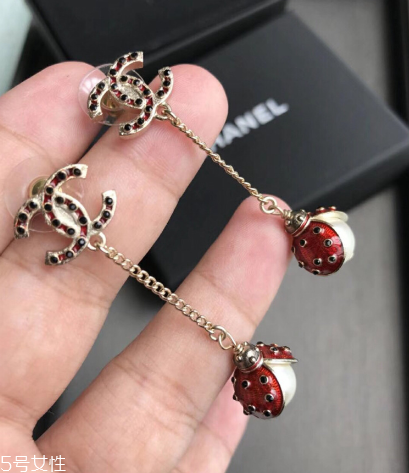 耳環(huán)戴不進(jìn)去怎么辦？耳環(huán)戴不進(jìn)去解決方法