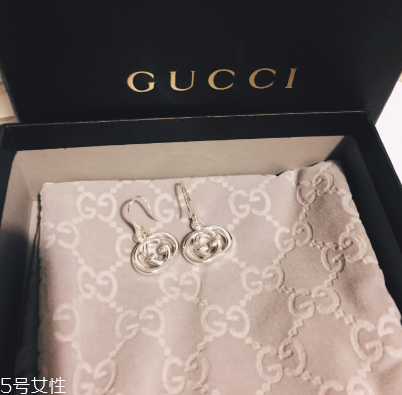 耳環(huán)對耳朵有傷害嗎？耳環(huán)對耳朵有影響嗎