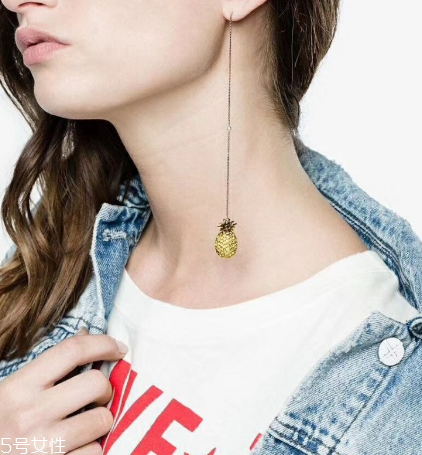 耳環(huán)掉了一只什么預(yù)兆？耳環(huán)掉了一個(gè)是什么寓意