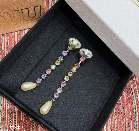 耳環(huán)掉進(jìn)洗臉池里怎么辦？耳環(huán)掉洗臉池怎么處理