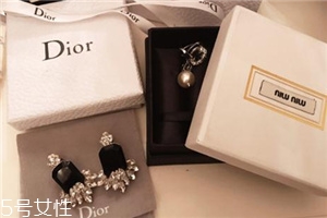 耳環(huán)掉進(jìn)洗臉池里怎么辦？耳環(huán)掉洗臉池怎么處理