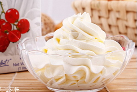 淡奶油為什么打成豆腐渣 打發(fā)淡奶油注意事項(xiàng) 淡奶油為什么打成豆腐渣 打發(fā)淡奶油注意事項(xiàng)