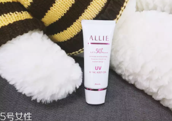嘉娜寶allie粉色控油防曬含酒精嗎 allie防曬評測 嘉娜寶allie粉色控油防曬含酒精嗎 allie防曬評測