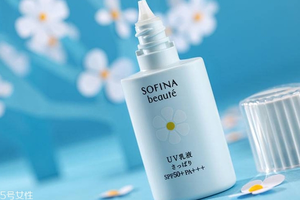 索菲娜藍(lán)小花防曬黑嗎？索菲娜藍(lán)小花適合年齡