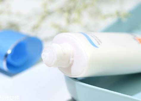 去年的防曬霜今年可以用嗎？