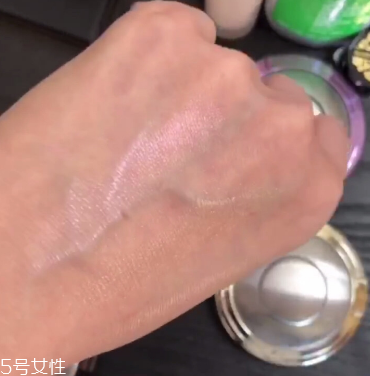 becca粉紫色高光怎么樣 becca最熱門的高光試色 becca粉紫色高光怎么樣 becca最熱門的高光試色