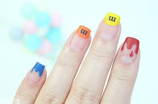 mm豆美甲怎么做？指甲上mm豆美甲教程
