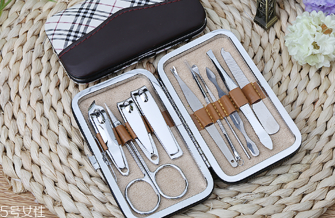 涂了指甲油感覺不透氣是怎么回事 指甲怎么打磨護理 涂了指甲油感覺不透氣是怎么回事 指甲怎么打磨護理