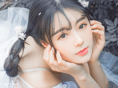 線雕和玻尿酸的區(qū)別 線雕后敷面膜注意什么 線雕和玻尿酸的區(qū)別 線雕后敷面膜注意什么