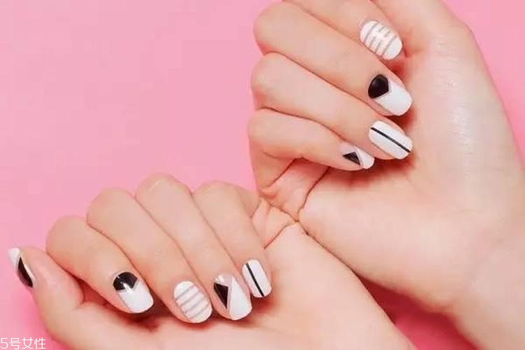 美甲怎么留白好看？好看的美甲留白款式