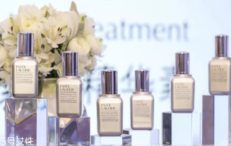 雅詩蘭黛線雕精華搭配什么一起用 雅詩蘭黛線雕精華用法 雅詩蘭黛線雕精華搭配什么一起用 雅詩蘭黛線雕精華用法