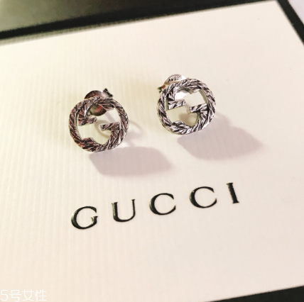 耳釘可以用雙氧水泡嗎？耳釘用雙氧水泡的影響