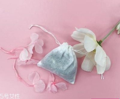 薰衣草驅(qū)蚊香包的配方及做法 薰衣草驅(qū)蚊香包的配方及做法