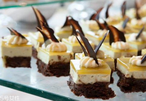奶酪蛋糕用什么奶酪 奶酪蛋糕的口感 奶酪蛋糕用什么奶酪 奶酪蛋糕的口感