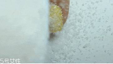 白糖美甲怎么做 糖果色小清新美甲教程 白糖美甲怎么做 糖果色小清新美甲教程