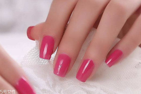 便宜指甲油會腐蝕甲床嗎 貴的指甲油和便宜指甲油區(qū)別 便宜指甲油會腐蝕甲床嗎 貴的指甲油和便宜指甲油區(qū)別