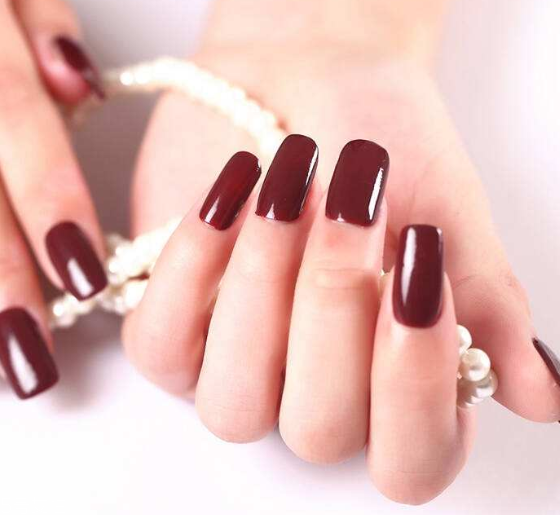 便宜指甲油會腐蝕甲床嗎 貴的指甲油和便宜指甲油區(qū)別 便宜指甲油會腐蝕甲床嗎 貴的指甲油和便宜指甲油區(qū)別