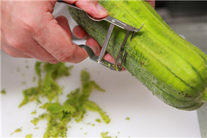 怎樣炒絲瓜不發(fā)黑 絲瓜怎么做不發(fā)黑 怎樣炒絲瓜不發(fā)黑 絲瓜怎么做不發(fā)黑