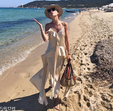 吊帶怎么搭配？吊帶搭配圖片