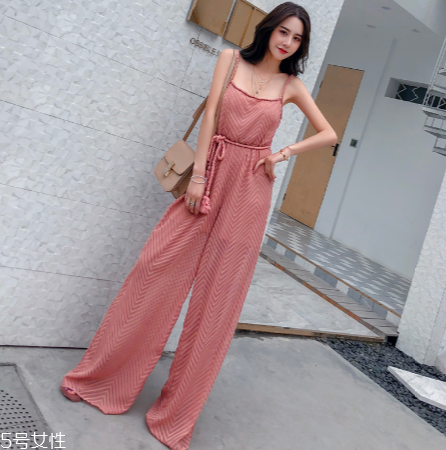 吊帶怎么搭配？吊帶搭配圖片
