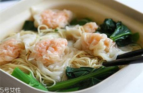 云吞面的熱量 云吞面和云吞哪個熱量高 云吞面的熱量 云吞面和云吞哪個熱量高