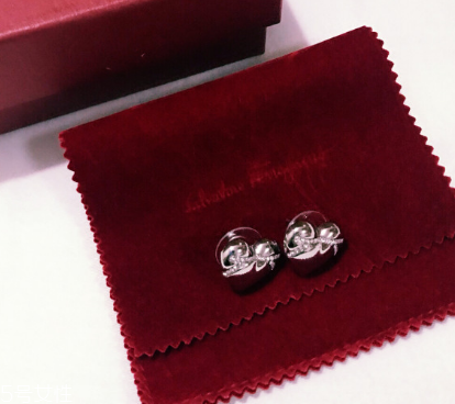 耳釘會(huì)不會(huì)長進(jìn)肉里？耳釘會(huì)和肉長到一起嗎？