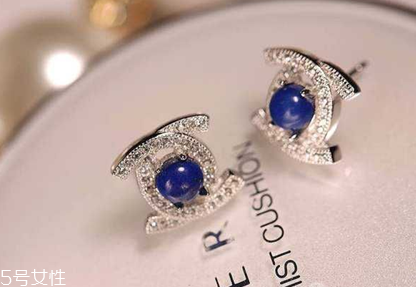 耳釘不帶耳帽會(huì)掉嗎？耳釘沒(méi)有耳帽會(huì)不會(huì)掉