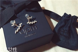 耳釘有血跡怎么清洗？耳釘上的血跡用什么洗？