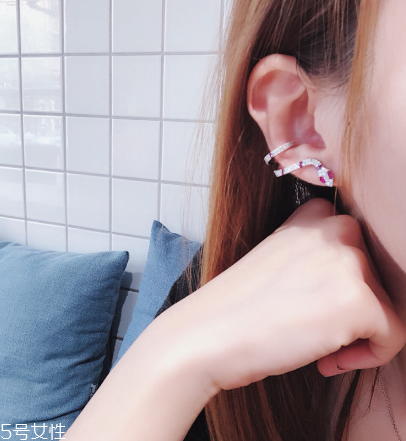 耳釘一定要純銀的嗎？耳釘不是銀的行嗎？